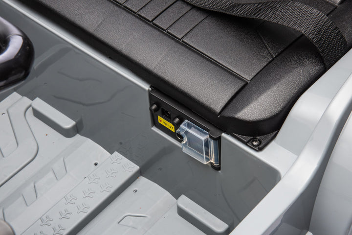 Kids ride on car charging port Audi