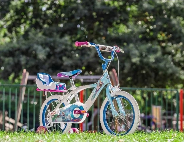 Disney Frozen Girls 16 Inch Bike with Stabilisers by Huffy