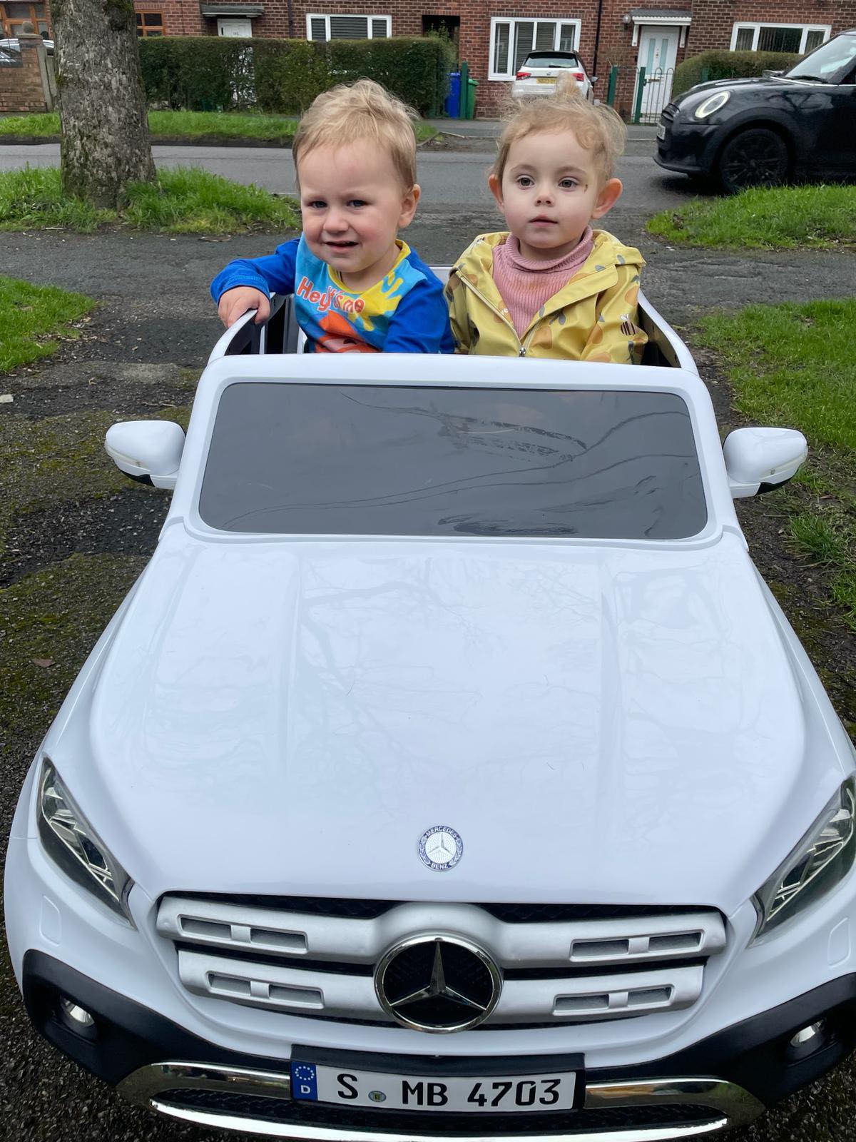 Kids Mercedes X Class Electric Ride-on Car 2 Seater with MP4 TV