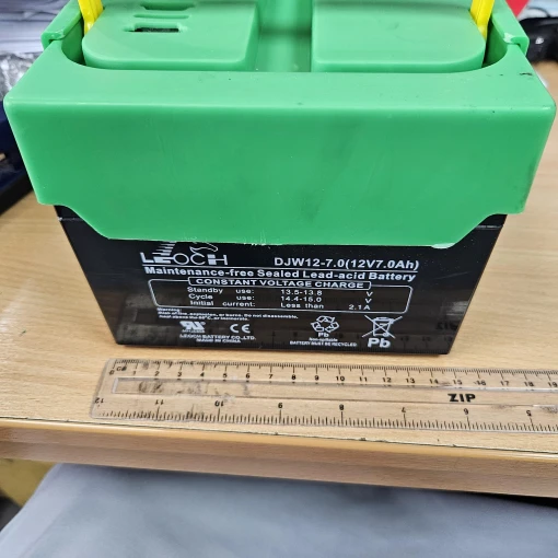 2 x 12v 7ah batteries