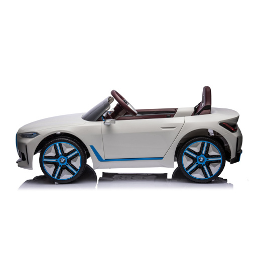 Je1009 BMW i4 white