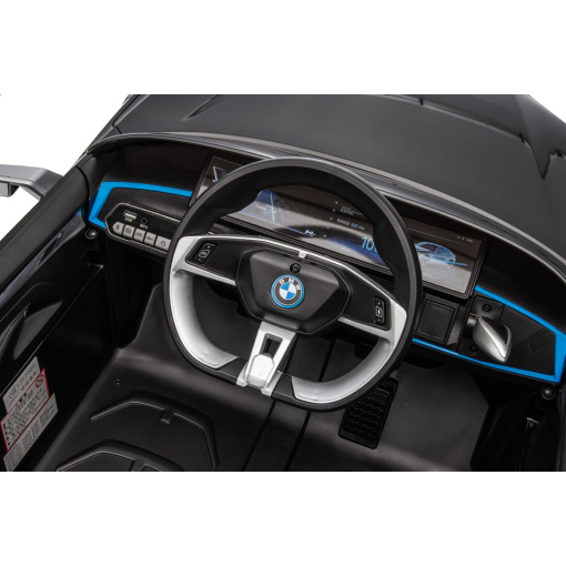 Kids BMW i4 steering wheel