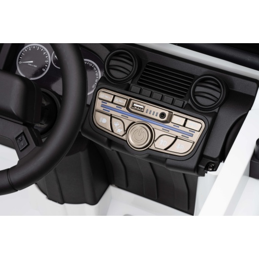 Official Land Rover defender kids car